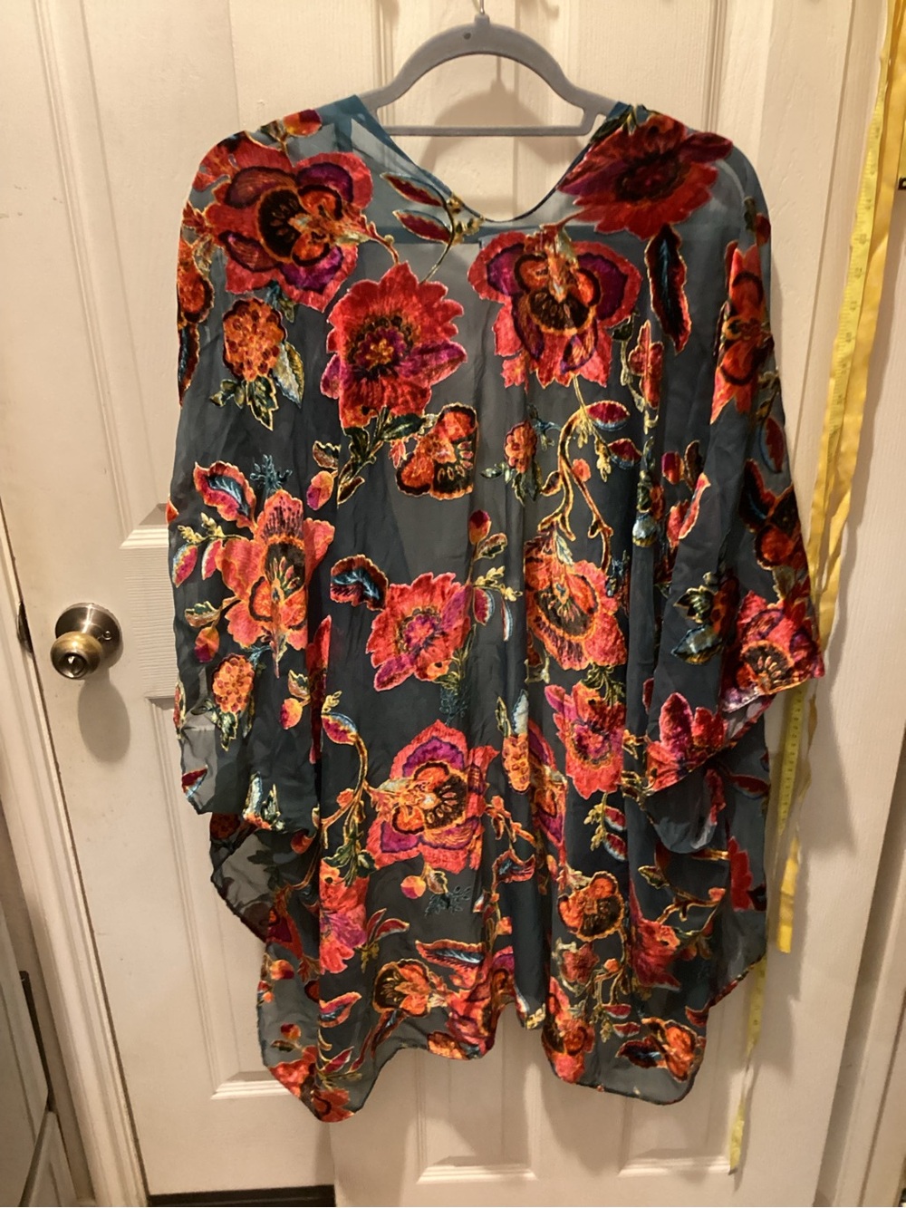 Do everything in love Floral Velvet Burnout Tunic - Teal & Pink